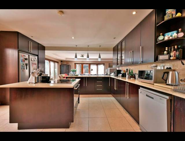 4 BEDROOM HOUSE FOR SALE IN GLENVISTA